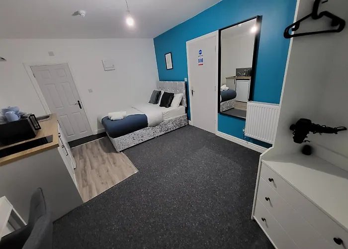 Nottingham Forest Rd, Short Stays